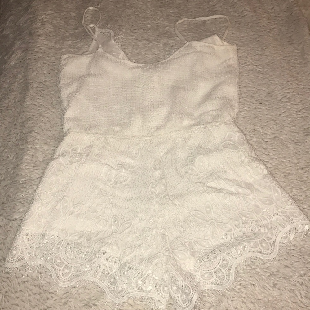 Lace Romper - Picture 3 of 5
